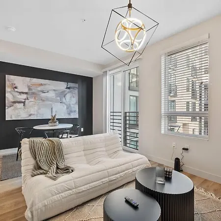 Luxury Modern Apt In Irvine